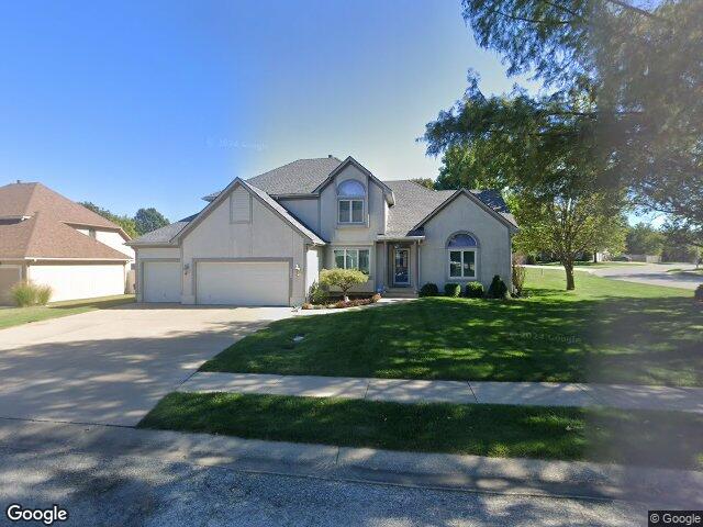 3912 sw manhattan ave, blue springs,  MO 64015