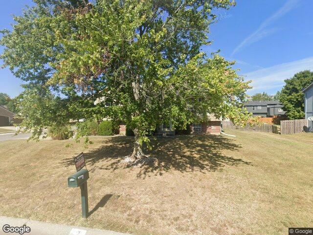 1237 se scenic dr, blue springs,  MO 64014