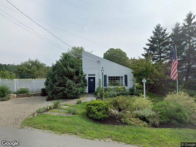 32 murray hill road, boothbay,  ME 04537