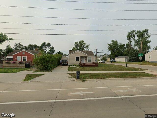 927 o ave nw, cedar rapids,  IA 52405