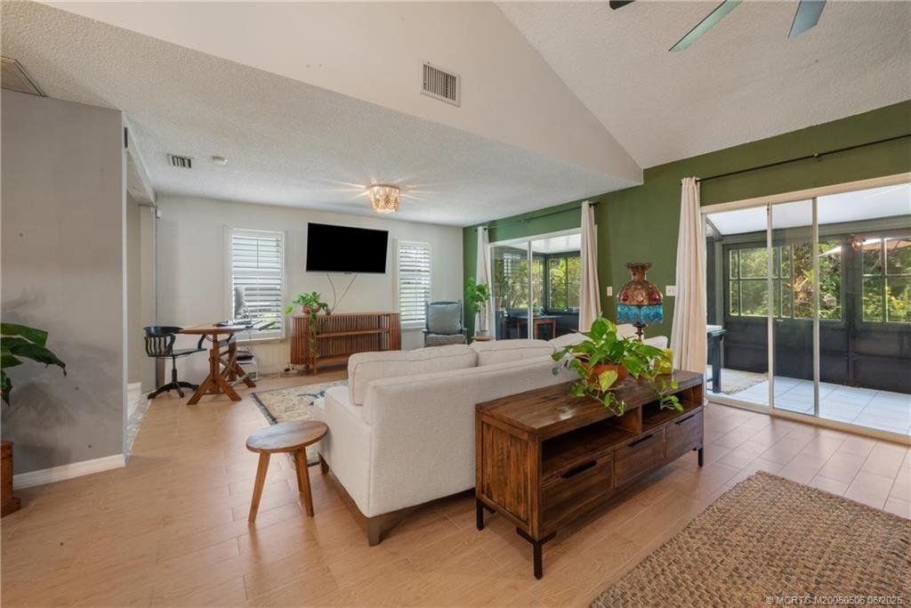911 ne sandalwood pl, jensen beach,  FL 34957