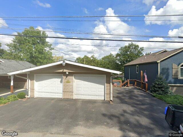 82 beach dr, blue springs,  MO 64015
