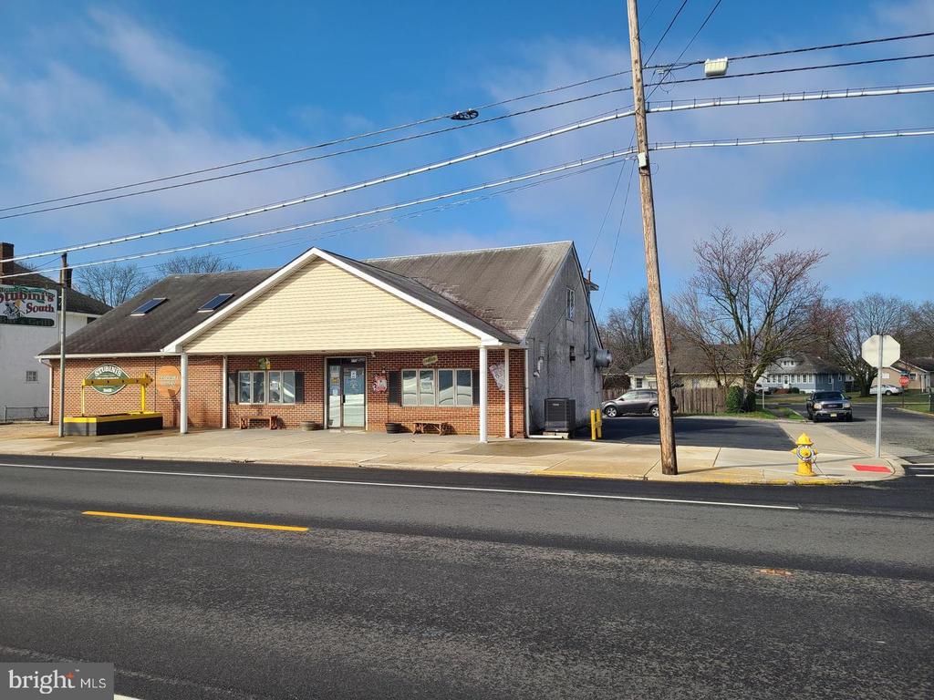 270 shell road, carneys point,  NJ 08069