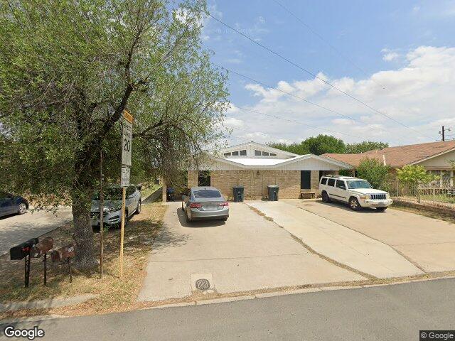 2247 2nd st, eagle pass,  TX 78852