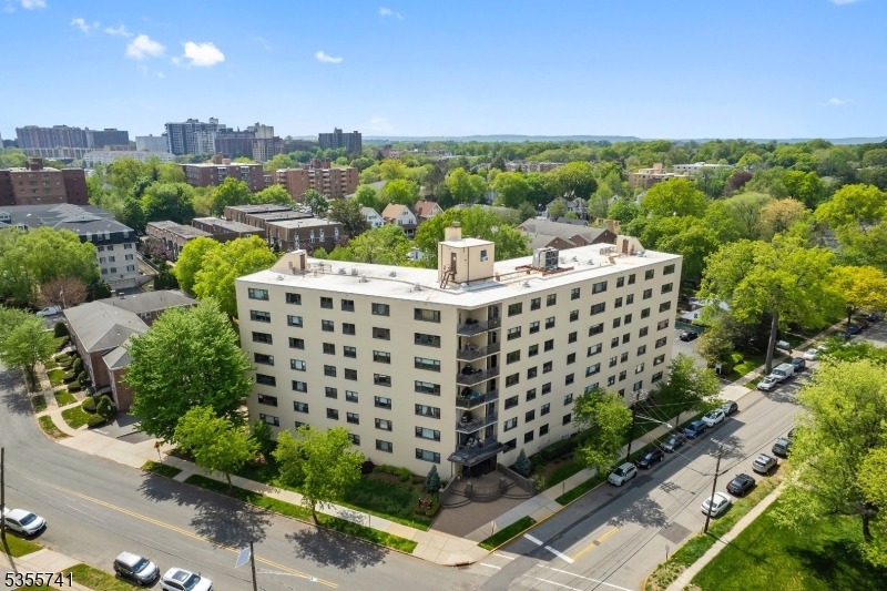25 grand ave
                                ,Unit 4B, hackensack,  NJ 07601