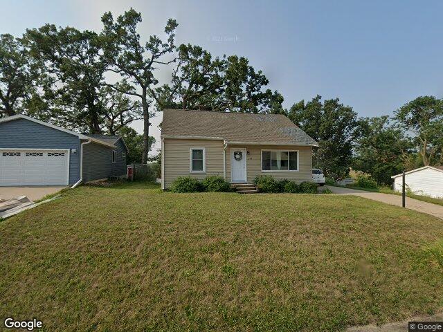 745 park ct, hiawatha,  IA 52233