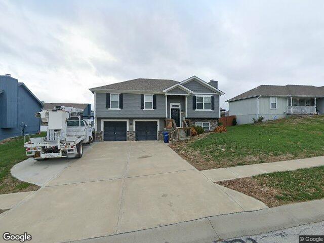 1006 buttercup st, smithville,  MO 64089