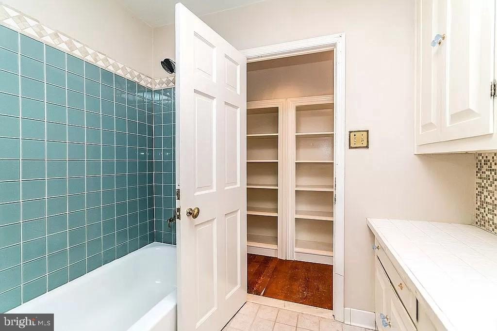 23 e wheeling st, baltimore,  MD 21230