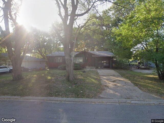 404 ne howard ave, lees summit,  MO 64063