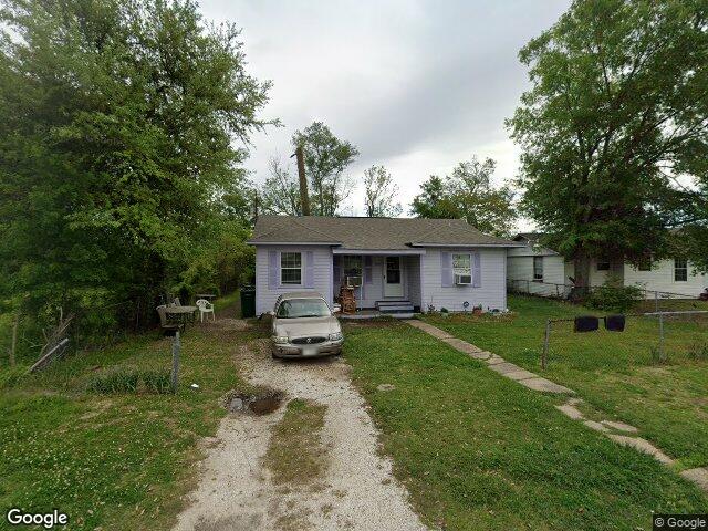 2210 pacific st, orange,  TX 77630