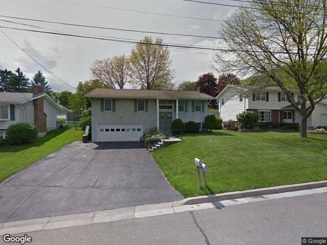 1037 elmwood dr, endicott,  NY 13760