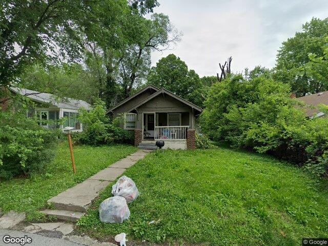 6633 tracy ave, kansas city,  MO 64131