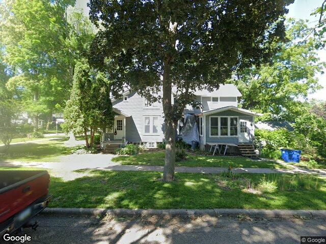 419 3rd st nw, mount vernon,  IA 52314