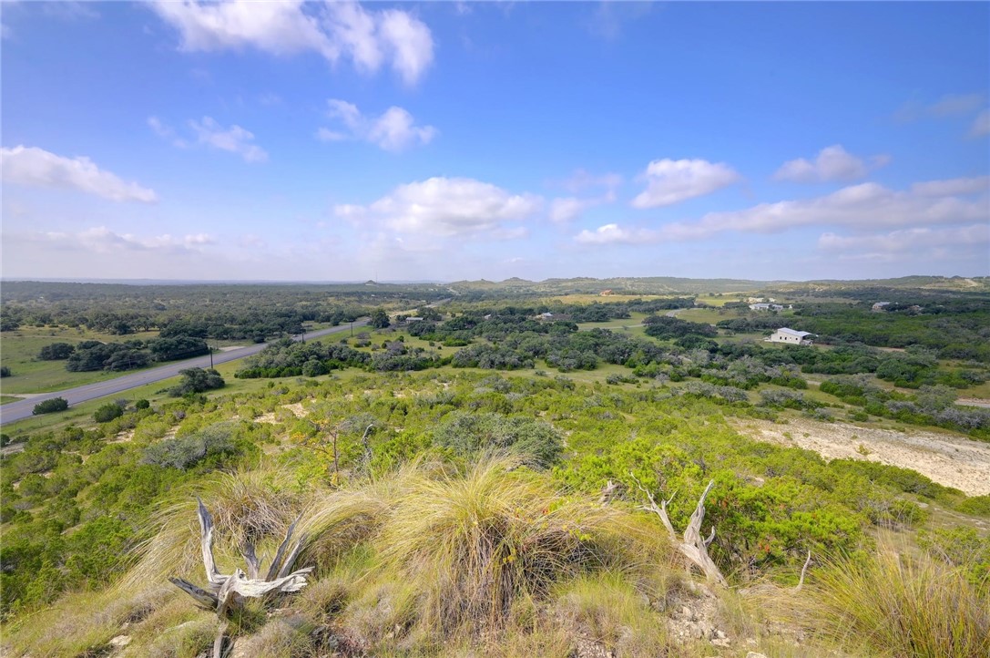 129 lynx cove road, blanco,  TX 78606