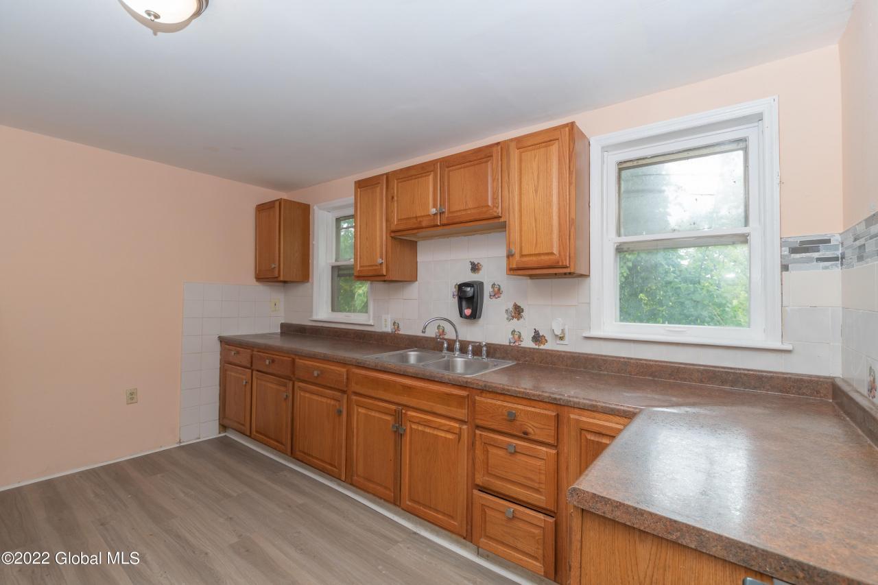 1047 bridge st, schenectady,  NY 12303