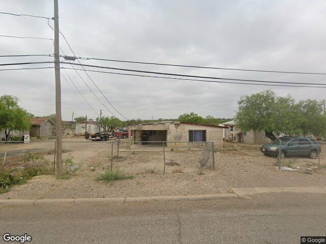 1752 avenida encuentro, eagle pass,  TX 78852