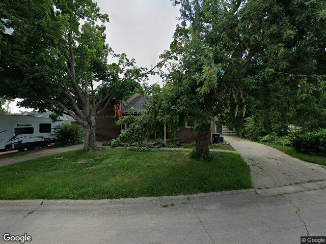 100 6th ave, hiawatha,  IA 52233