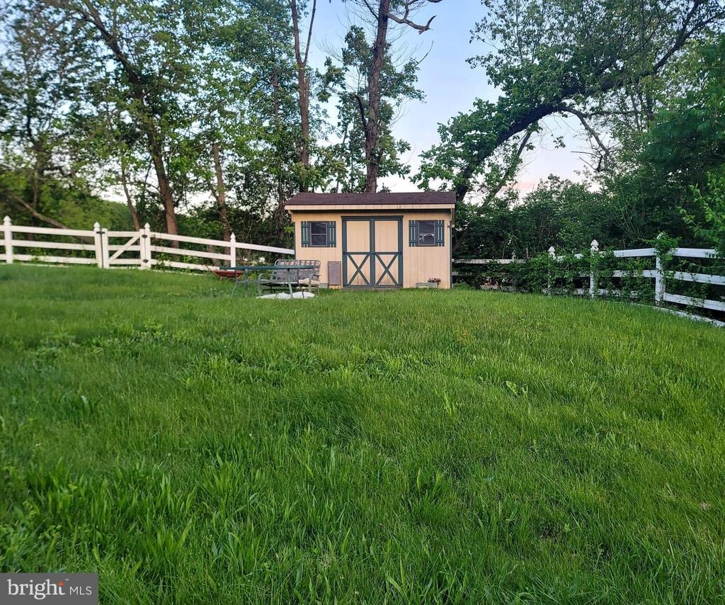 32 washington rd, bechtelsville,  PA 19505