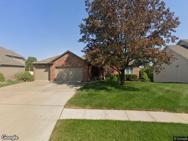 413 se stillwater dr, lees summit,  MO 64063