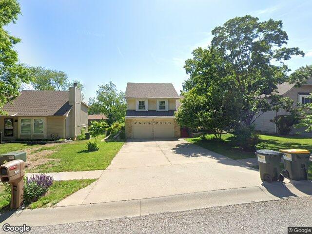 8117 woodstone st, lenexa,  KS 66219