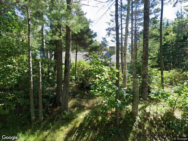 32 presley dr, east boothbay,  ME 04544