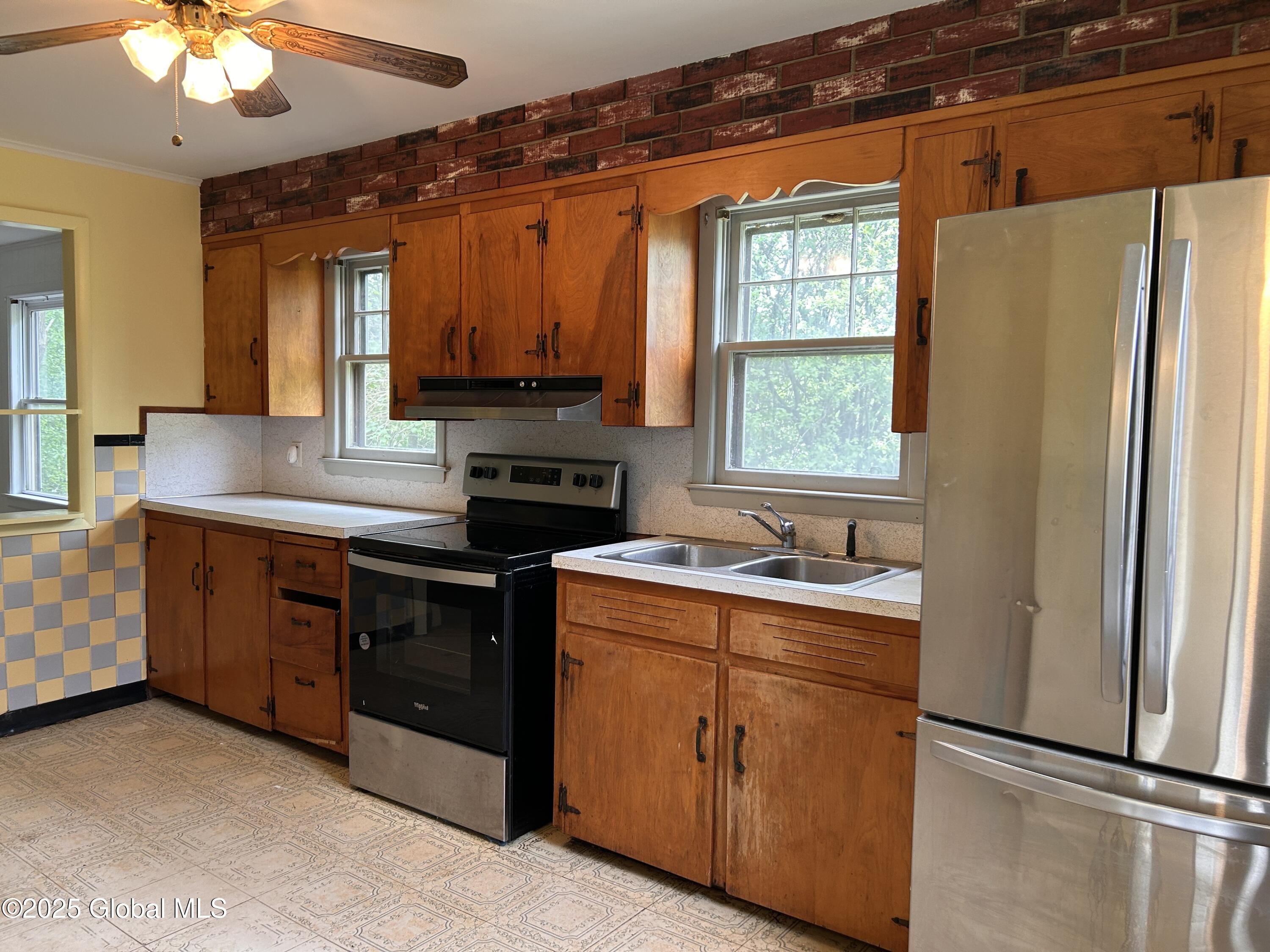1097 church rd, schenectady,  NY 12302