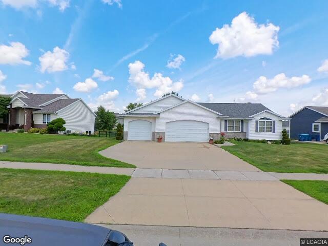 407 wildflower dr, fairfax,  IA 52228