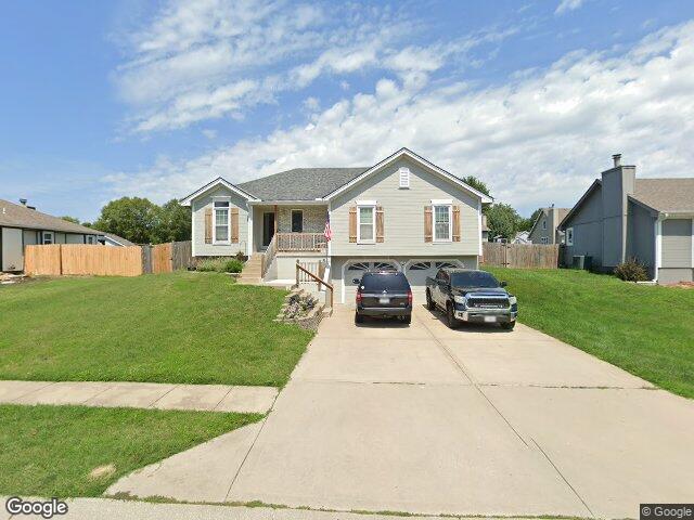 503 newport dr, smithville,  MO 64089