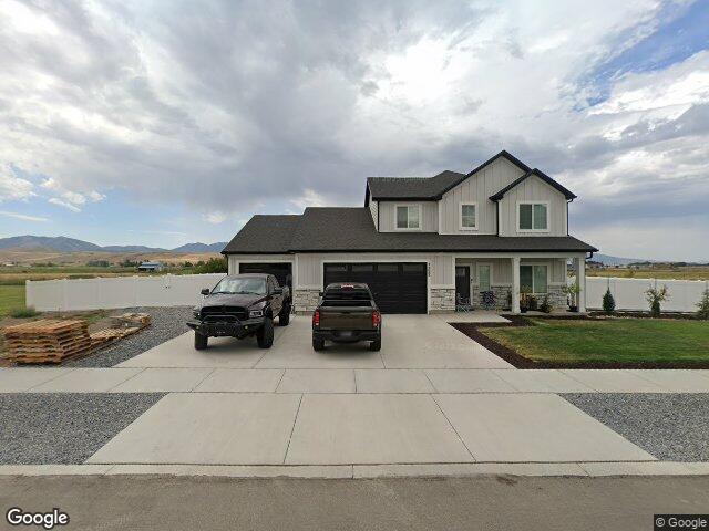 1252 s 650 e, hyrum,  UT 84319