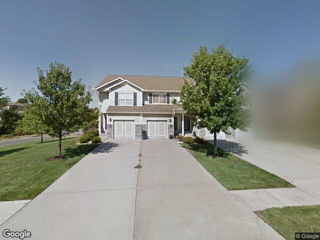 525 sw shadow glen dr, blue springs,  MO 64015