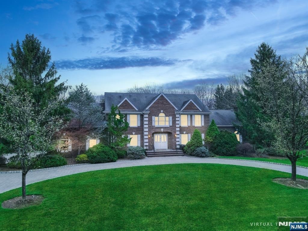 2 w gate rd, saddle river,  NJ 07458