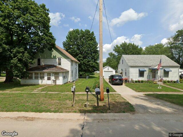 218 main st, center point,  IA 52213