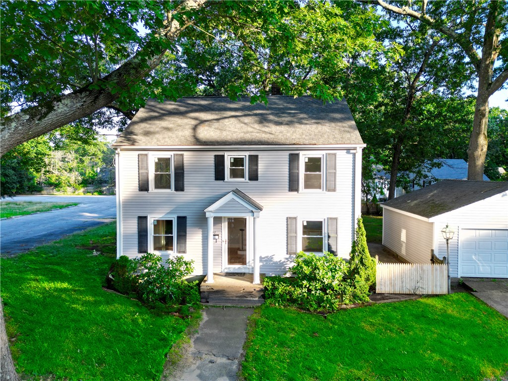 52 warwick lake ave, warwick,  RI 02889