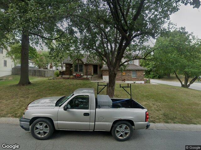 613 ne locust dr, blue springs,  MO 64014