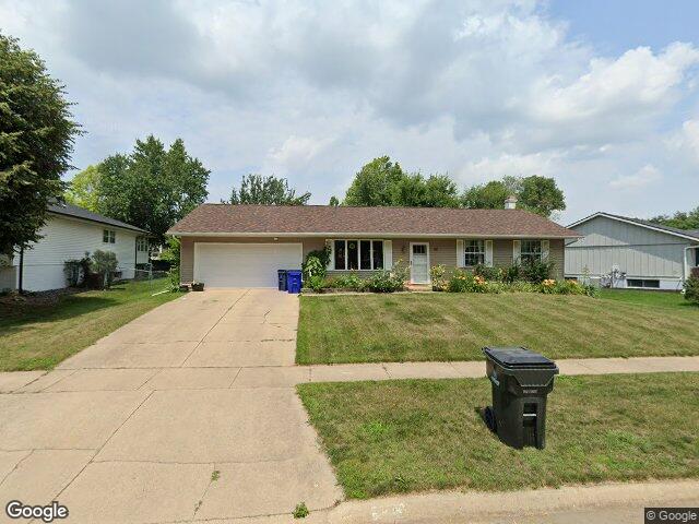 130 carnaby dr ne, cedar rapids,  IA 52402