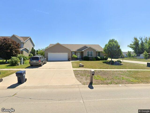 115 n 18th ave, hiawatha,  IA 52233