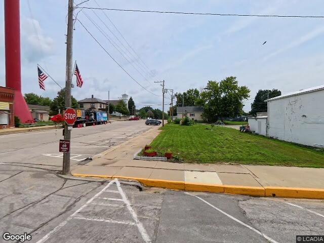 421 4th avenue s, walker,  IA 52352