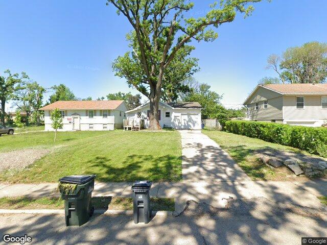 4405 navajo dr ne, cedar rapids,  IA 52402