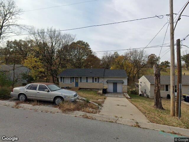 6132 eugene field rd, kansas city,  MO 64119