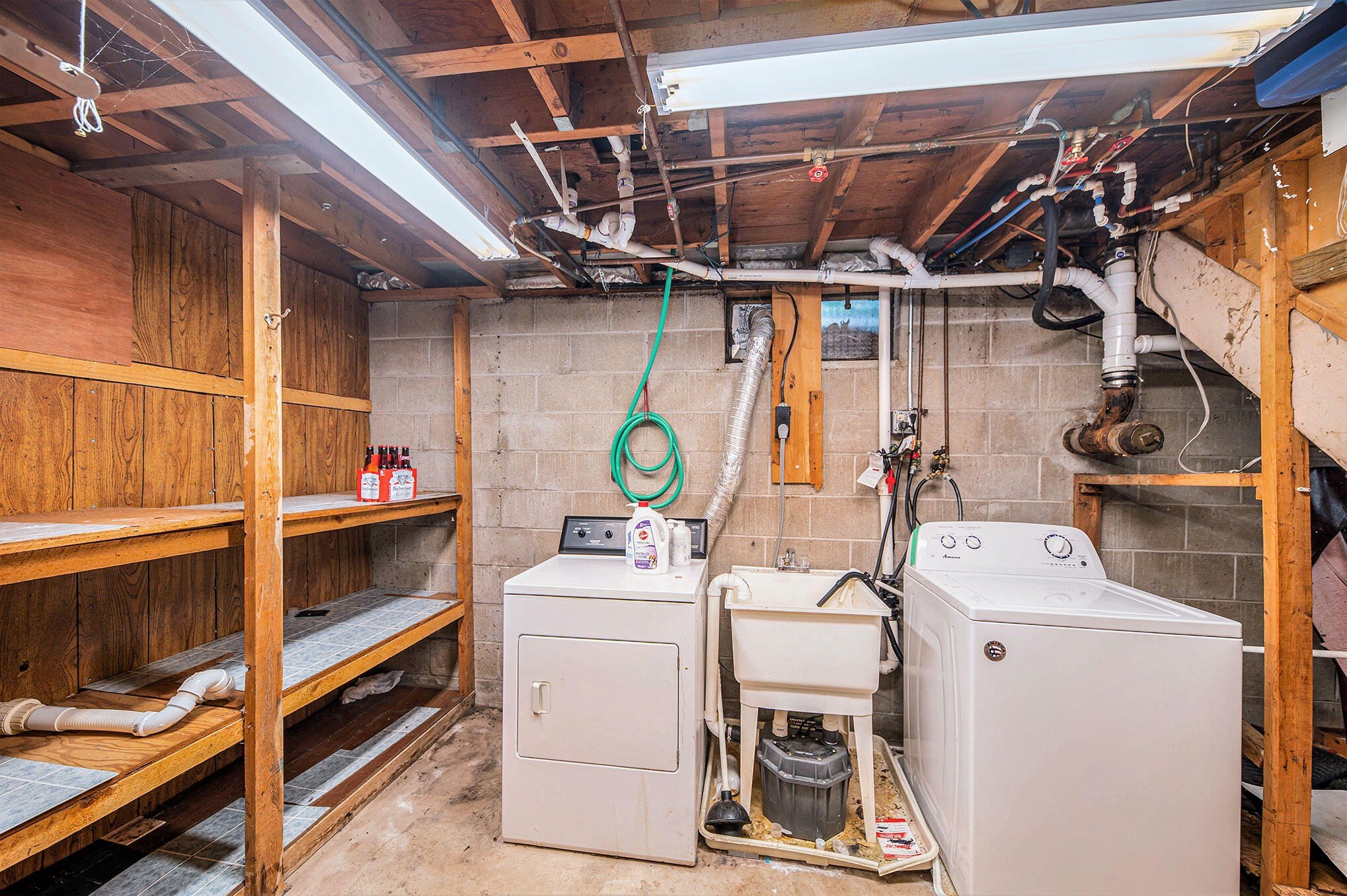 51591 oak dr, mattawan,  MI 49071