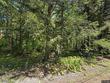 51 pond rd, abbot,  ME 04406
