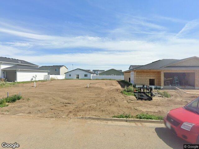 2416 landmark dr, minot,  ND 58703