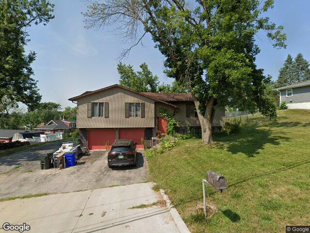 1116 hillside dr nw, cedar rapids,  IA 52405