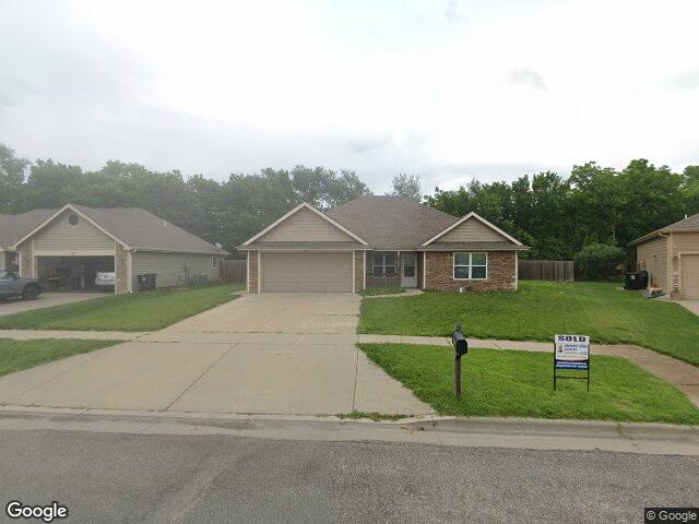 1821 christy ln, salina,  KS 67401