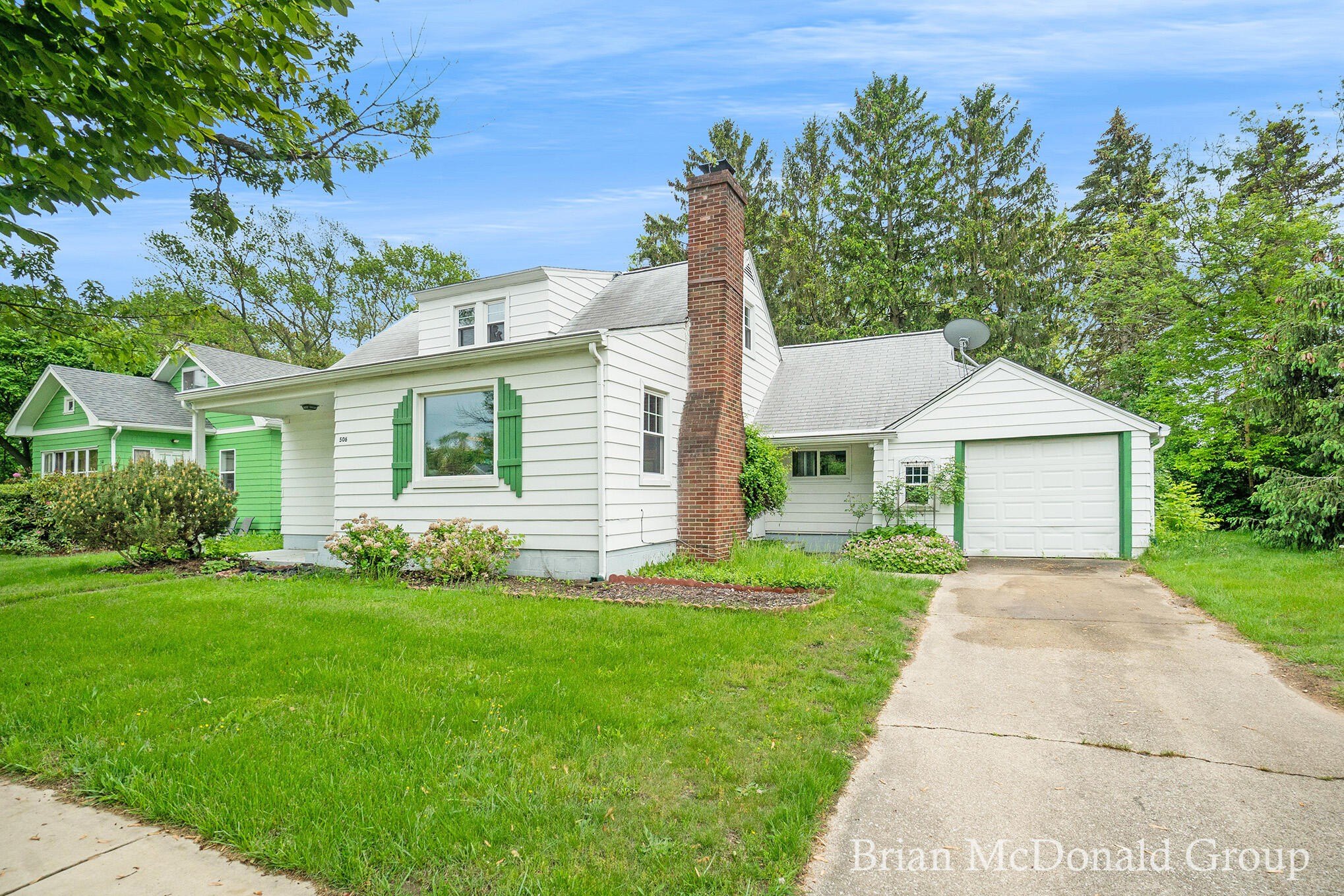 506 fruit st, south haven,  MI 49090