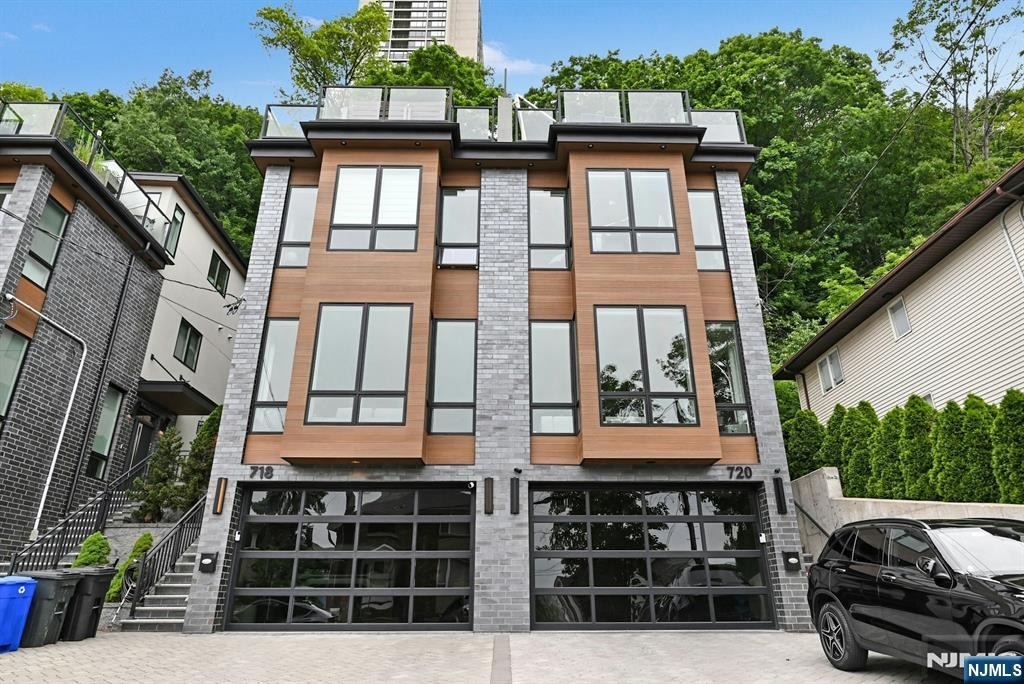 720 undercliff ave, edgewater,  NJ 07020