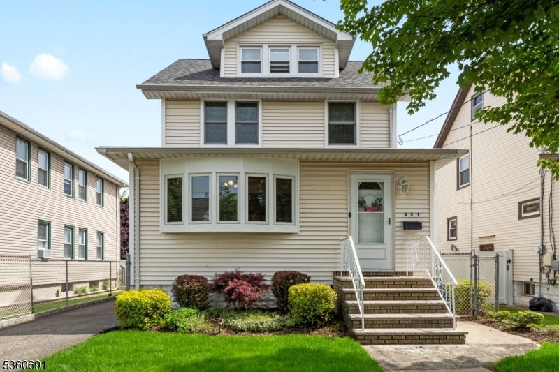 421 lake ave, lyndhurst,  NJ 07071