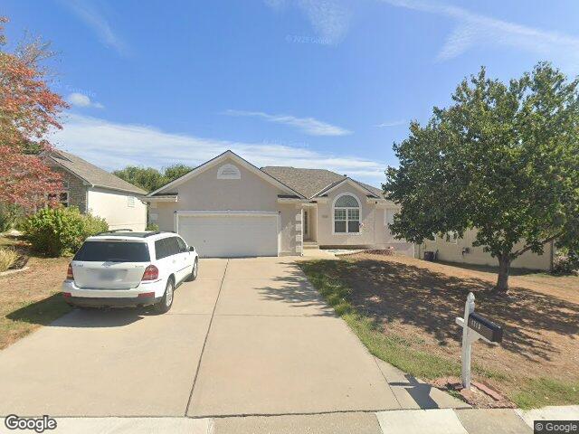 1713 se cardinal dr, blue springs,  MO 64014