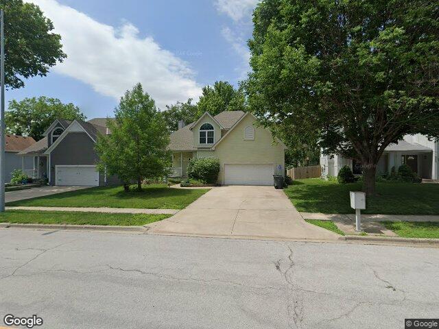978 e pineview st, olathe,  KS 66061