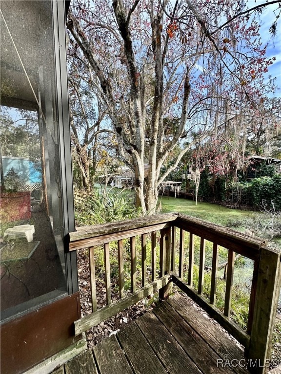 1611 cr 434, lake panasoffkee,  FL 33538